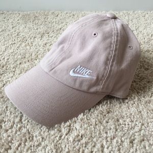 NIKE Heritage86 Women’s Hat